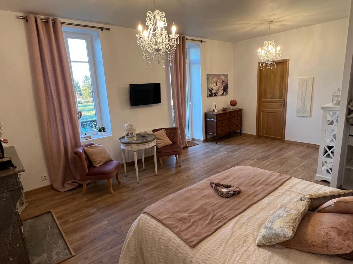 Chateau Segot Neuilly-le-Real Bagian luar foto