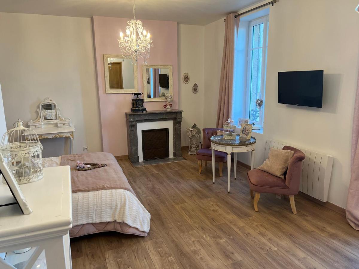 Chateau Segot Neuilly-le-Real Bagian luar foto