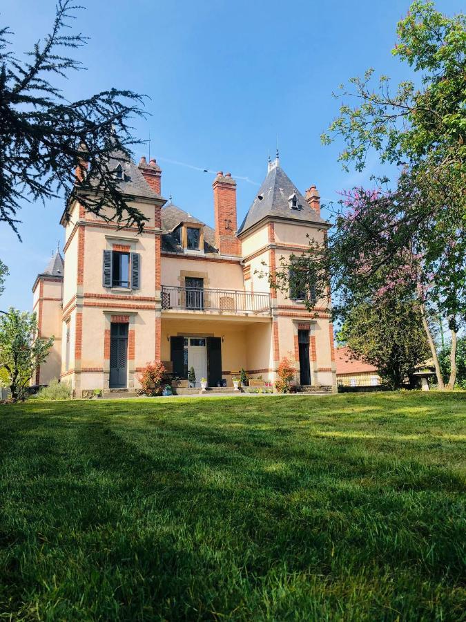 Chateau Segot Neuilly-le-Real Bagian luar foto