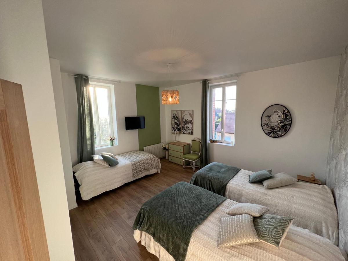 Chateau Segot Neuilly-le-Real Bagian luar foto