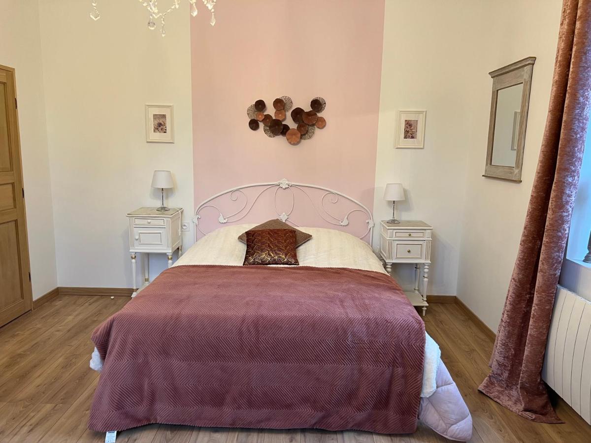 Chateau Segot Neuilly-le-Real Bagian luar foto