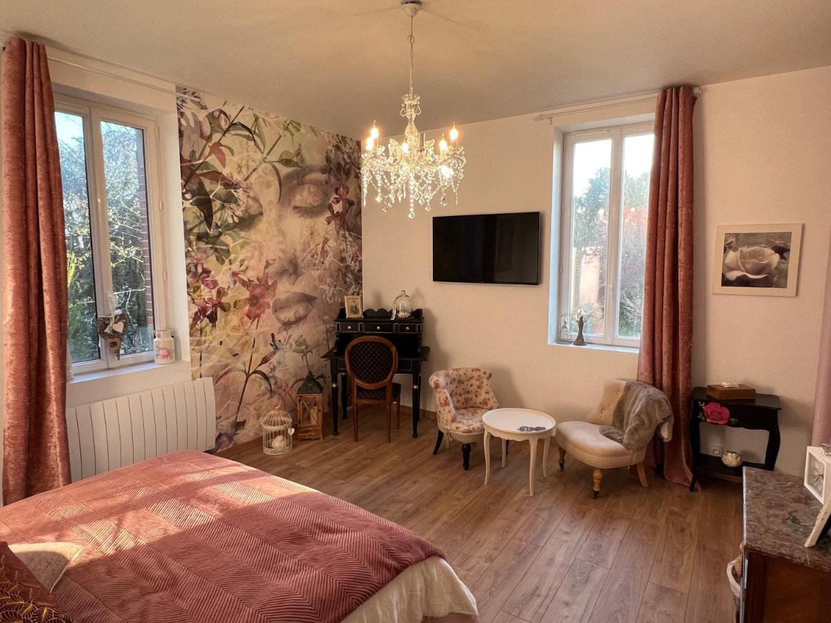 Chateau Segot Neuilly-le-Real Bagian luar foto