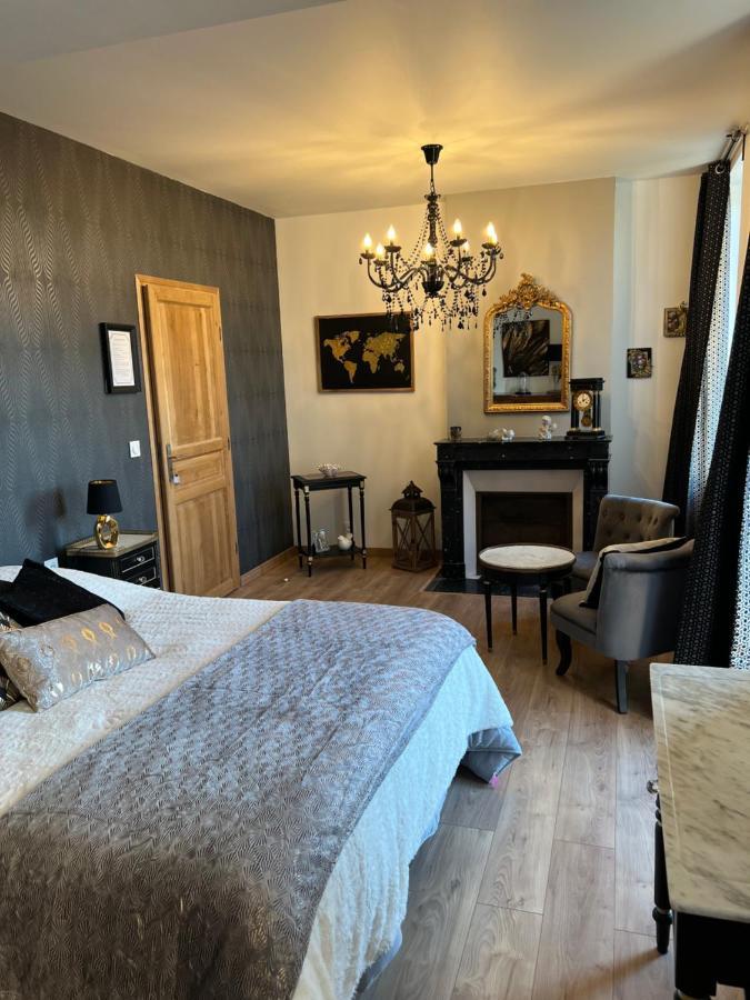 Chateau Segot Neuilly-le-Real Bagian luar foto