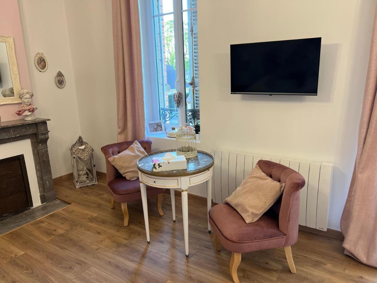 Chateau Segot Neuilly-le-Real Bagian luar foto