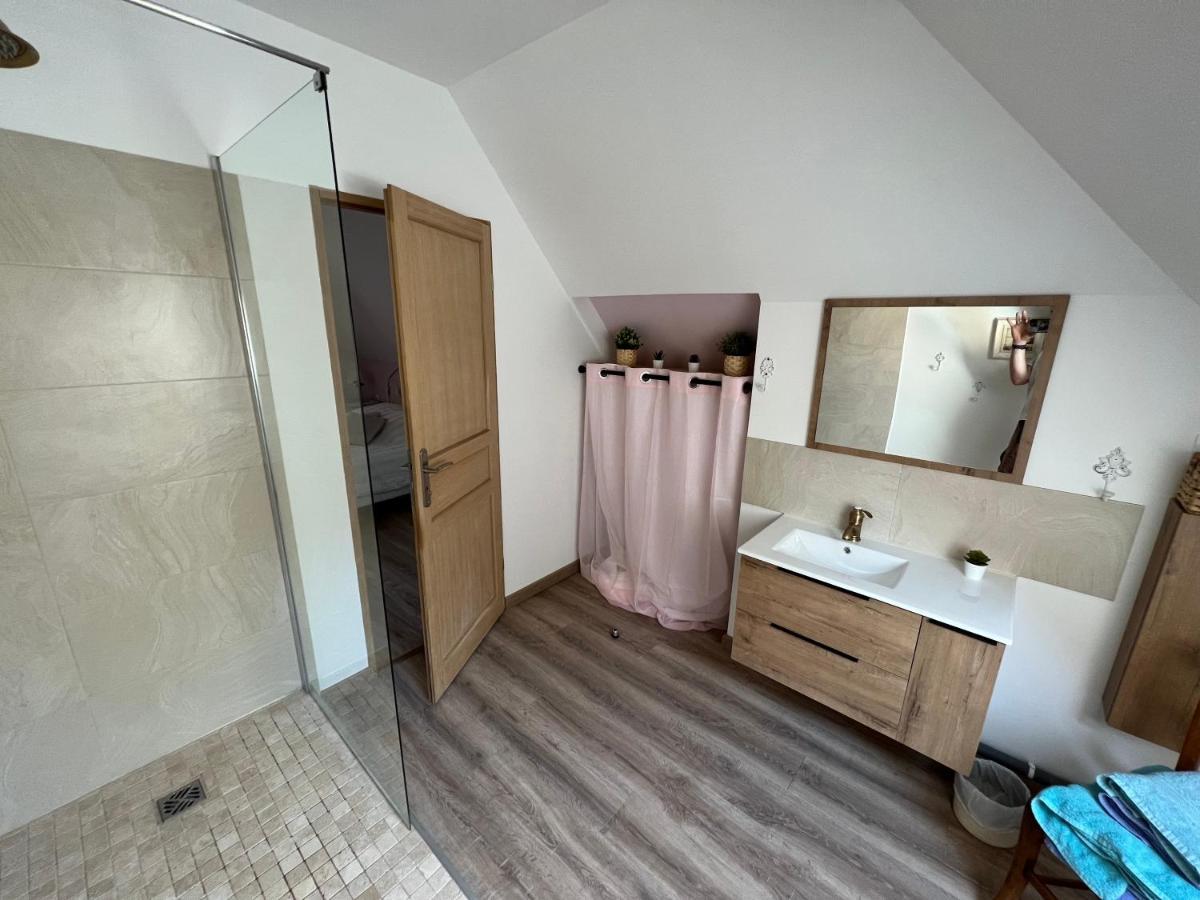 Chateau Segot Neuilly-le-Real Bagian luar foto