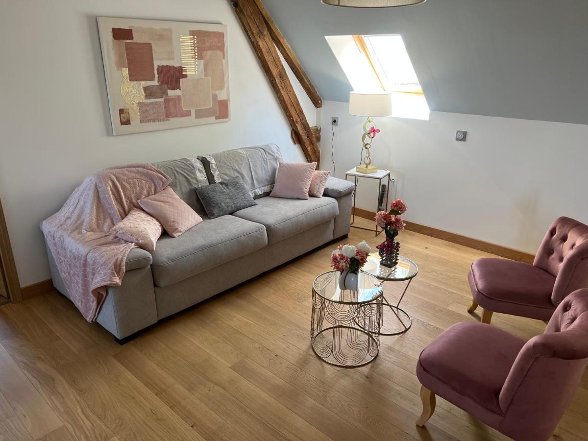 Chateau Segot Neuilly-le-Real Bagian luar foto