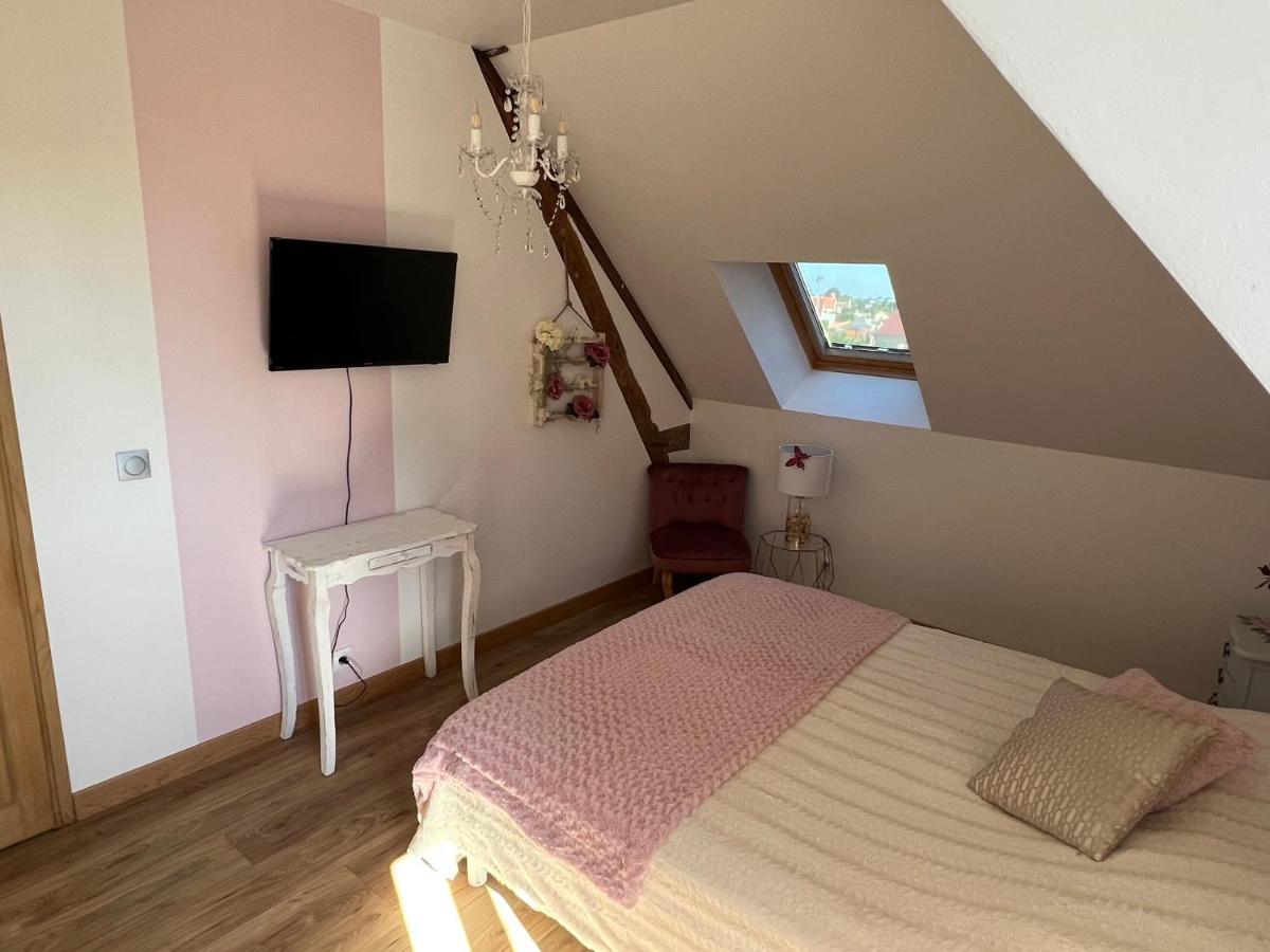Chateau Segot Neuilly-le-Real Bagian luar foto
